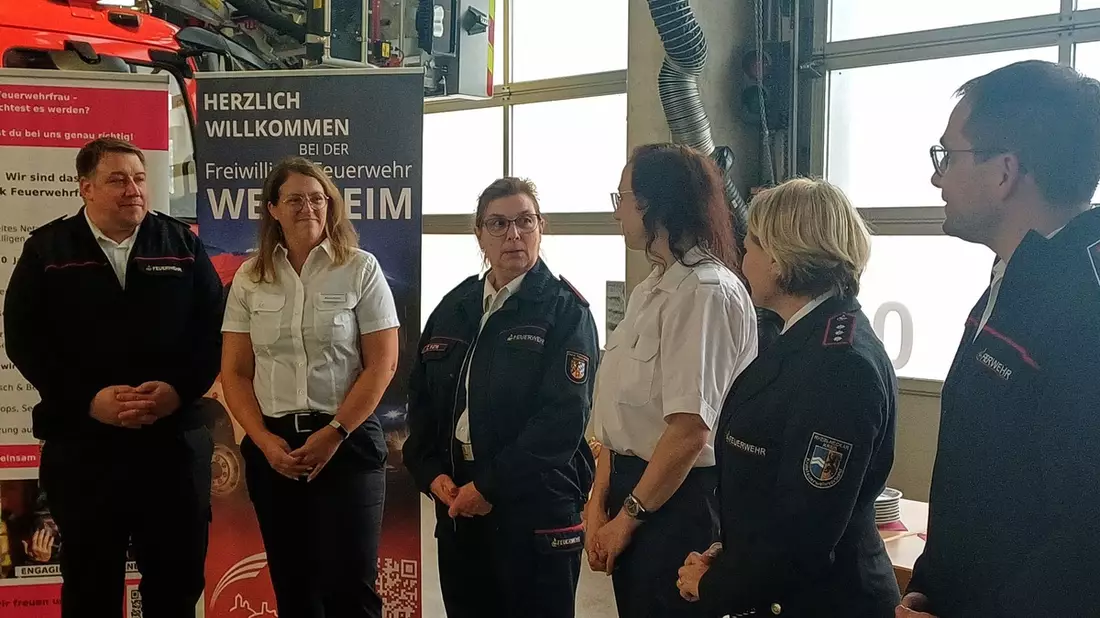 FW Weinheim: Damit Frauen ihren Mann stehen - Bild: presseportal.de