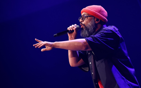 Channel Aid 2025: Samy Deluxe liefert eindrucksvolle Hommage an die Hamburger Musikszene - Foto: presseportal.de