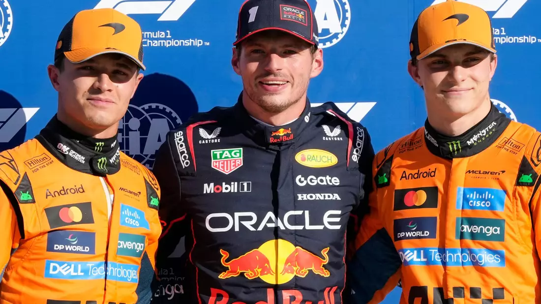 Das Momentum ist klar bei Max Verstappen (M). (Archivbild) - Bild: Luca Bruno/AP/dpa