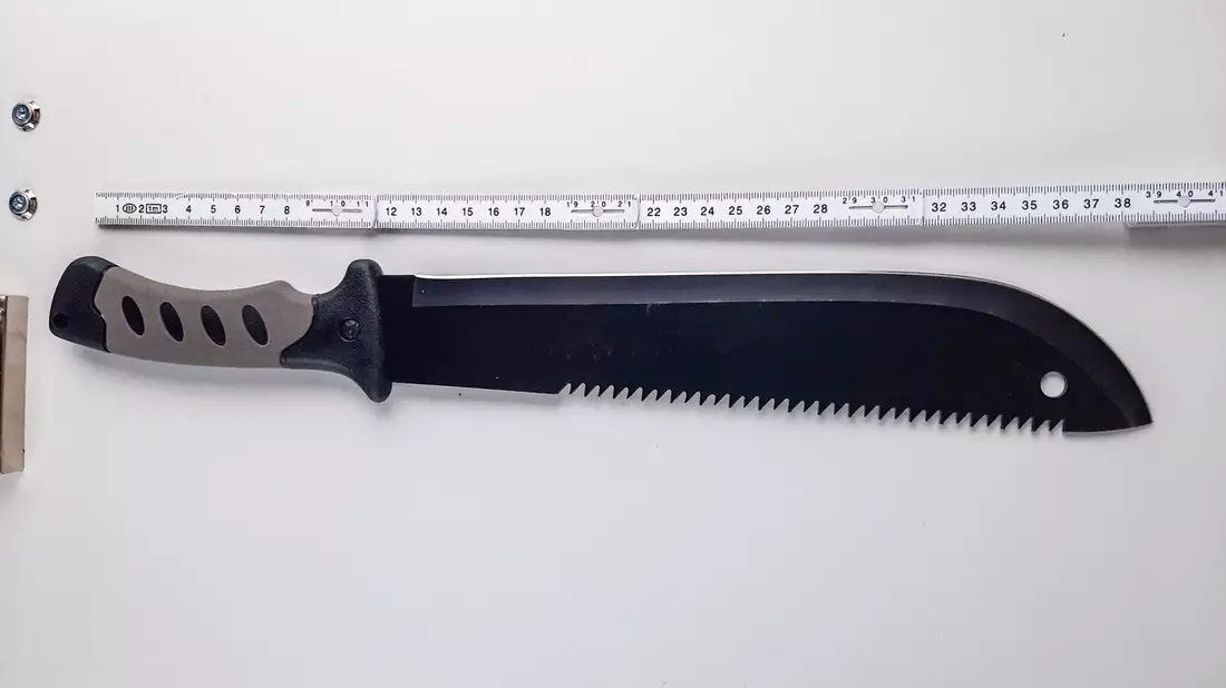 BPOL-HRO: Machete am Rostocker Hauptbahnhof beschlagnahmt - Bild: presseportal.de