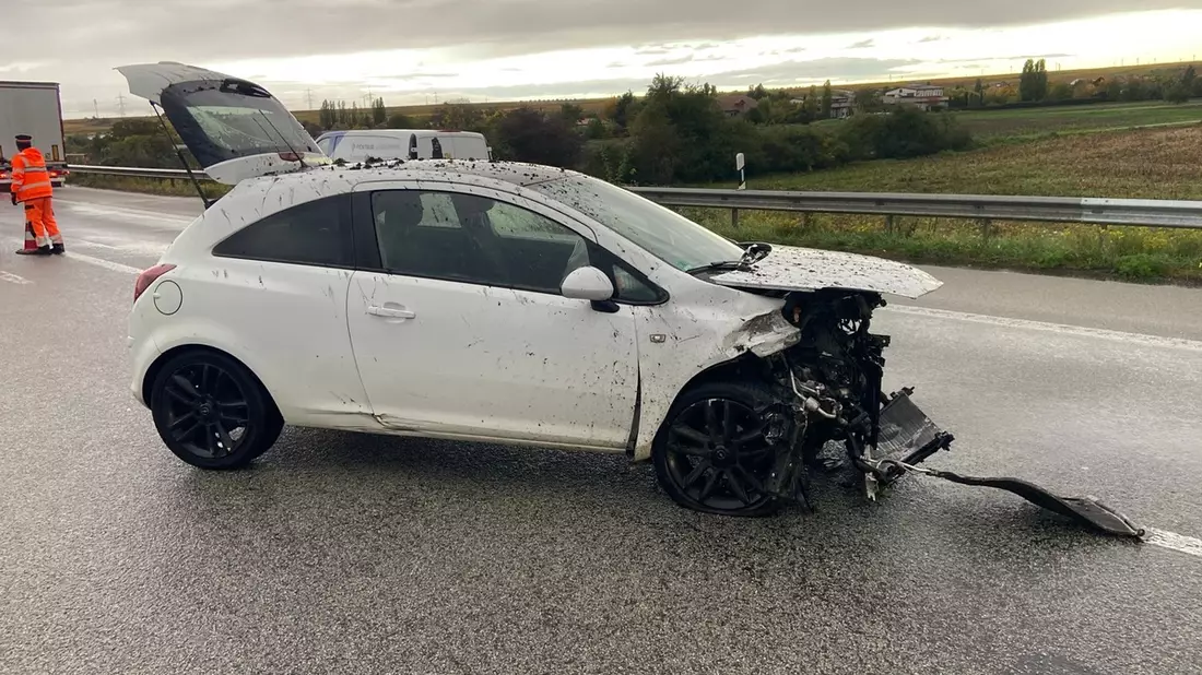 POL-PDNW: Polizeiautobahnstation Ruchheim - Alleinunfall bei Aquaplaning auf der A6, Höhe Laumersheim - Bild: presseportal.de
