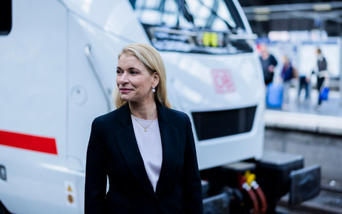 Die neue Bahnchefin, Evelyn Palla, will den Konzern neu aufstellen. (Archivbild) - Foto: Christoph Soeder/dpa