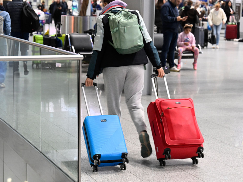 Geld zurück für die gesamte Pauschalreise, auch wenn man Unterkunft und Verpflegung bekommen hat? Der EuGH hat zu den Voraussetzungen entschieden. (Archivbild) - Foto: Roberto Pfeil/dpa