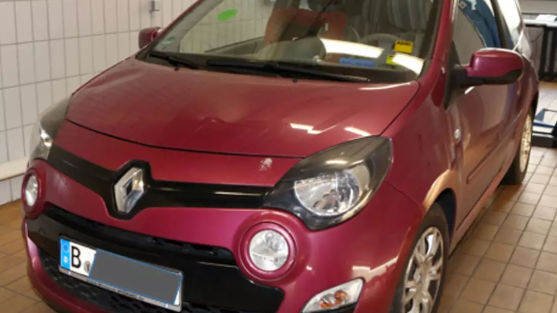 Das von Polizei und Staatsanwaltschaft Berlin zur Verfügung gestellte Handout zeigt einen Renault Twingo, der eine Rolle spielt im Fall Rebecca. (Archivbild) - Bild: ---/Polizei Berlin/dpa