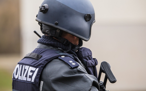POL-PPRP: Einsatztraining der Polizeiinspektion Ludwigshafen 1 in der Karolina-Burger-Schule - Foto: presseportal.de
