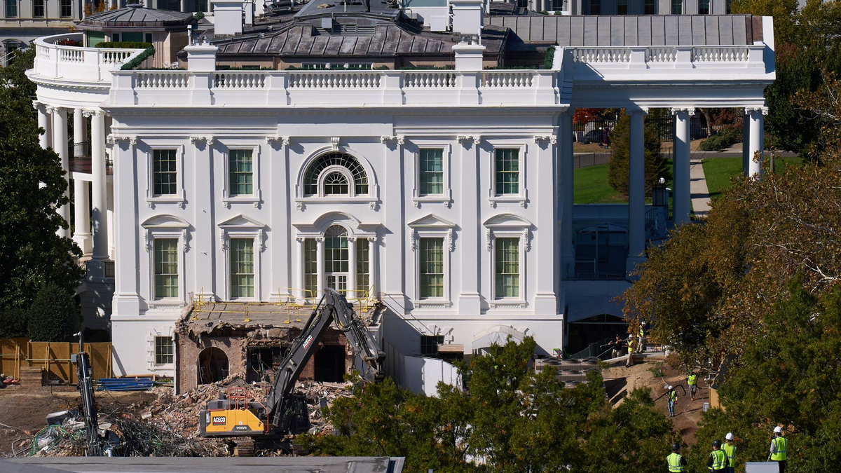 Nach Angaben des Weißen Hauses wurden alle historischen Elemente aus dem Ostflügel dokumentiert und eingelagert. - Foto: Jacquelyn Martin/AP/dpa