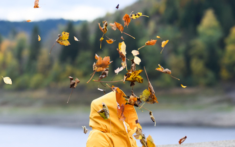 Das Sturmtief «Joshua» bewegt sich dem DWD zufolge momentan relativ langsam. - Foto: Julian Stratenschulte/dpa