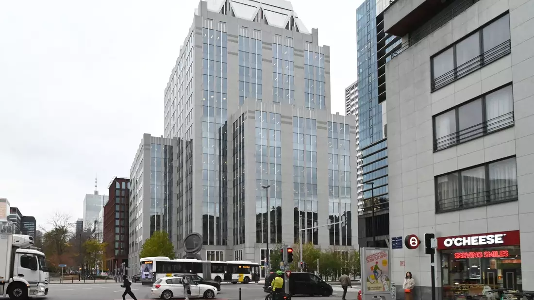 Belgien fürchtet um die Existenz von Euroclear. Bei dem sogenannten Zentralverwahrer wurden nach Sanktionsentscheidungen der Europäischen Union Vermögenswerte der russischen Zentralbank im dreistelligen Milliardenwert immobilisiert. (Archivbild) - Bild: Ansgar Haase/dpa