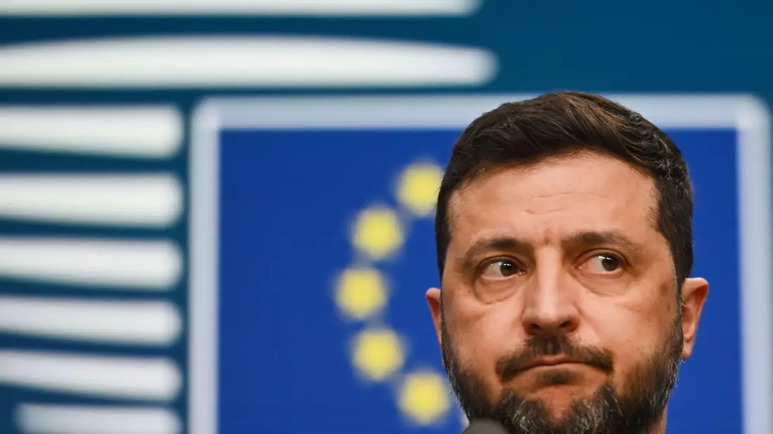 Der ukrainische Präsident Selenskyj war als Gast beim EU-Gipfel dabei. - Bild: Harry Nakos/AP/dpa