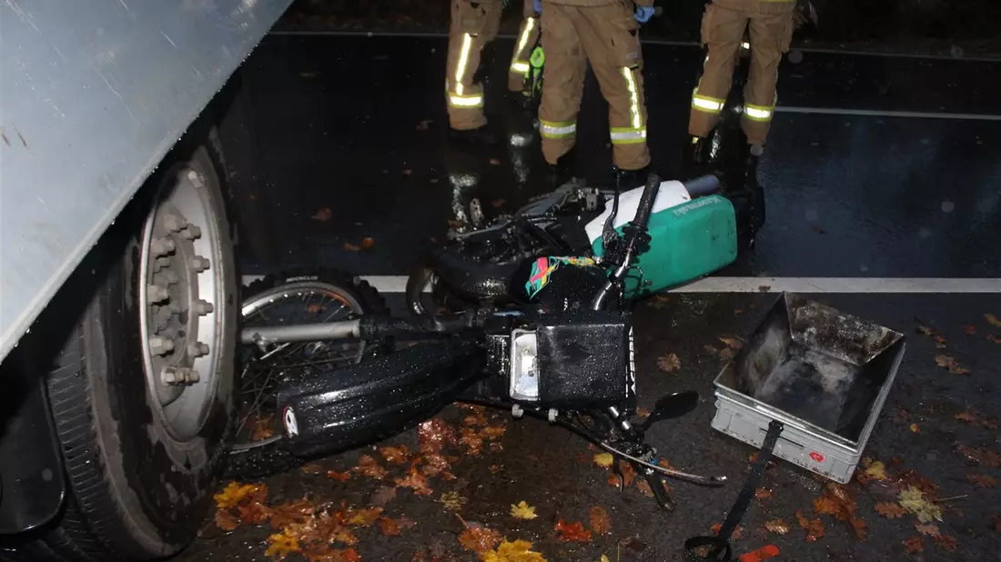 POL-RBK: Wermelskirchen - Zusammenstoß zwischen Leichtkraftrad und Unimog - Rettungshubschrauber im Einsatz - Bild: presseportal.de