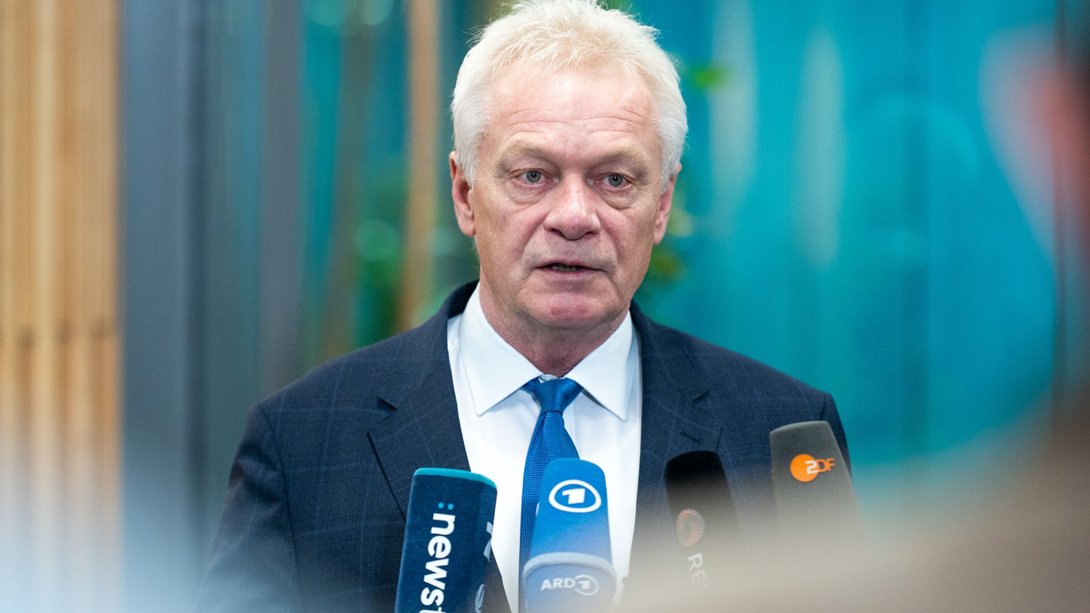 Vogelgrippe in Deutschland - Foto: Christophe Gateau/dpa