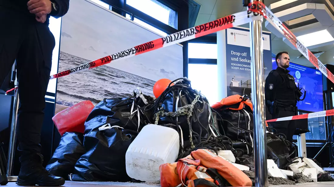 Auch solche Knallkörper setzen kriminelle Banden ein. - Bild: Arne Dedert/dpa