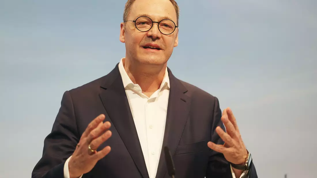 Bernhard Osburg wird neuer Chef der Bahn-Güterverkehrstochter DB Cargo. (Archivbild) - Bild: Oliver Berg/dpa