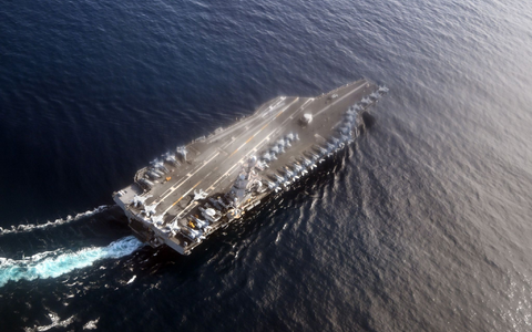 Eine Einsatzgruppe rund um den Flugzeugträger «USS Gerald R. Ford» soll nach Lateinamerika. (Archivbild) - Foto: Federico Gambarini/dpa