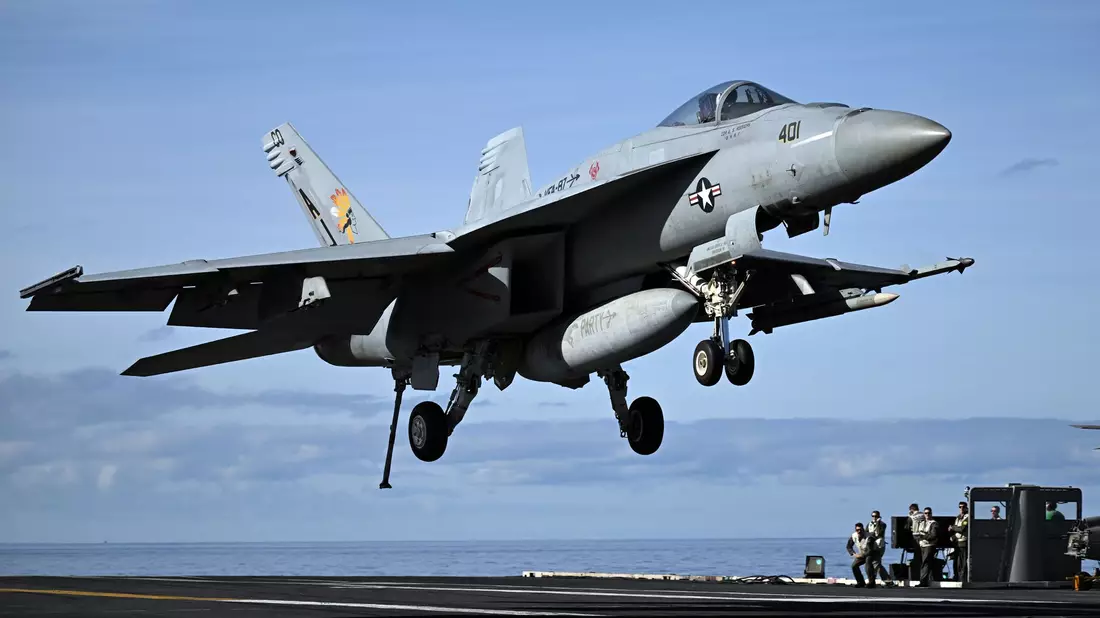 Das US-Militär greift immer wieder mutmaßliche Drogenboote in der Karibik an. - Bild: Federico Gambarini/dpa