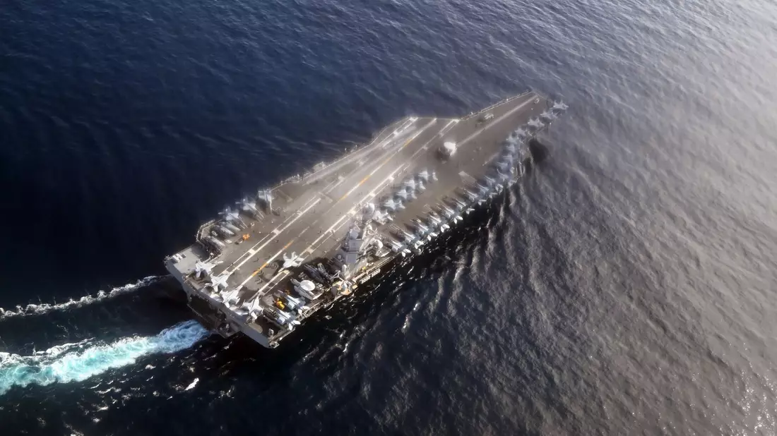 Der Flugzeugträger «USS Gerald R. Ford» und der dazugehörige Verband sollen nach Lateinamerika. (Archivbild) - Bild: Federico Gambarini/dpa
