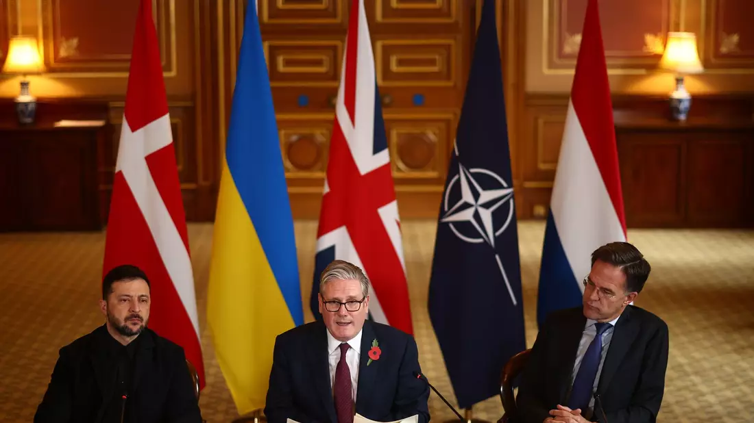 Bei dem Treffen in London ging es auch darum, wie die Ukraine durch den erwarteten schweren Kriegswinter kommen kann. - Bild: Henry Nicholls/Pool AFP/AP/dpa
