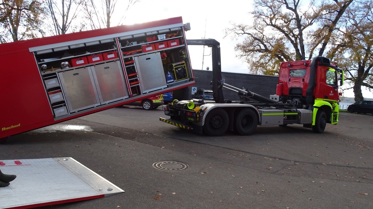 FW Reichenau: Schiff im Motorbereich gesunken, Reichenau-Mittelzell, 24.10.2025 - Foto: presseportal.de