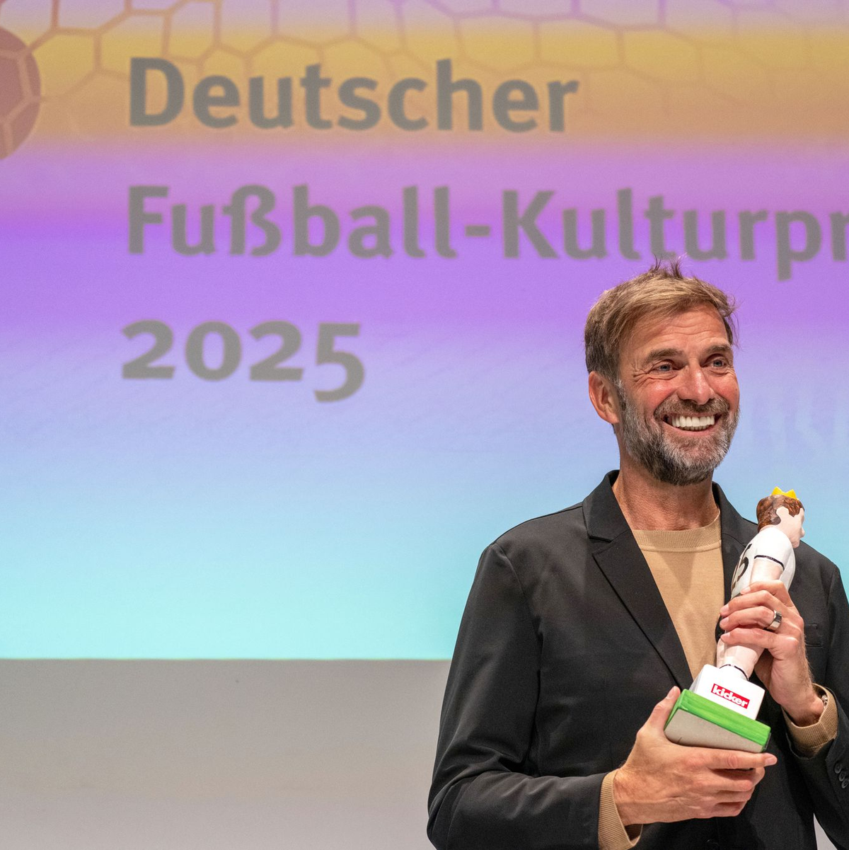 Jürgen Klopp wurde mit dem Walther-Bensemann-Preis ausgezeichnet. - Foto: Pia Bayer/dpa