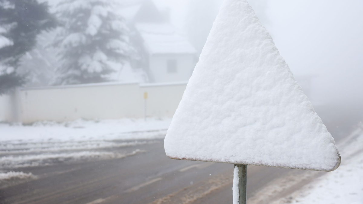 Einige Prognosen warnen vor einem Jahrhundertwinter - doch lässt sich so etwas überhaupt vorhersagen? (Symbolbild) - Foto: Armin Durgut/AP/dpa