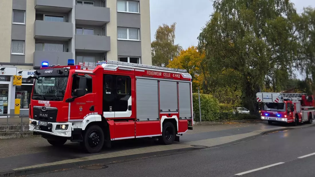 FW Celle: Zwei Einsätze innerhalb von 30 Minuten - verrauchter Treppenraum in Mehrparteienhaus! - Bild: presseportal.de