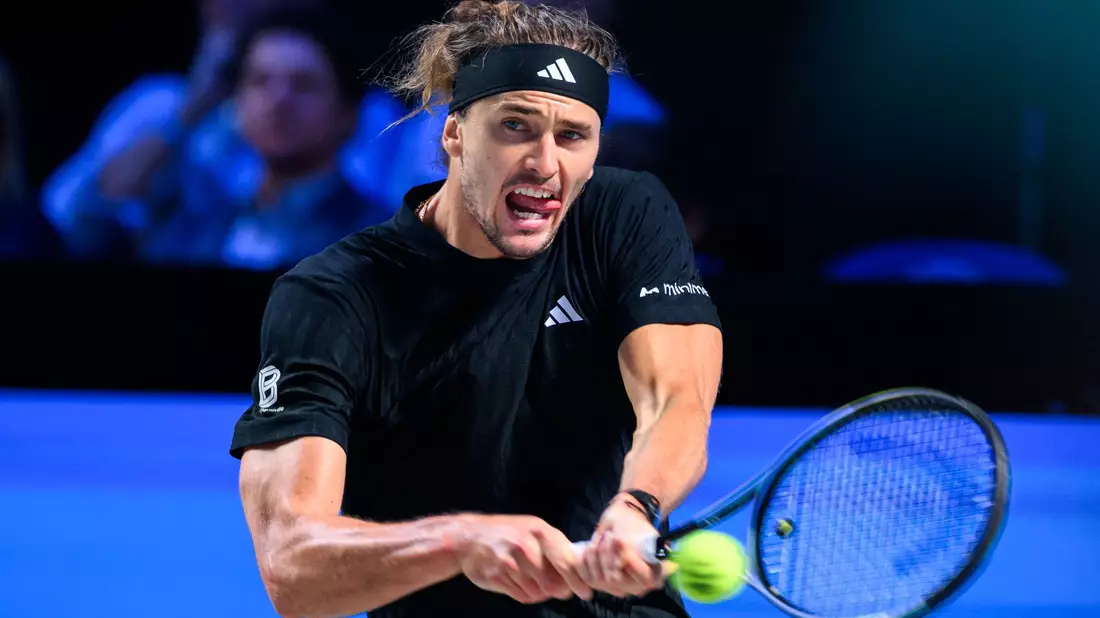 Alexander Zverev fordert im Finale von Wien Jannik Sinner. - Bild: Max Slovencik/APA/dpa