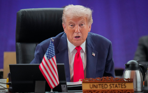 Trump ist derzeit in Asien unterwegs. - Foto: Vincent Thian/AP POOL/AP/dpa