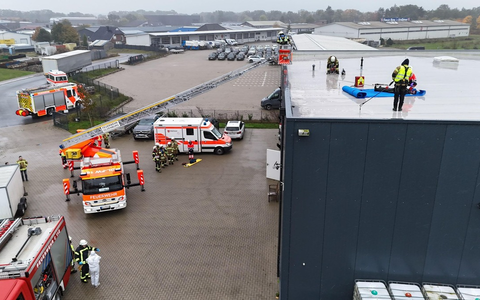 FW-OLL: 120 Einsatzkräfte im Einsatz - 59 Menschen gerettet bei gemeinsamem Übungstag von Feuerwehr und Rettungsdienst - Foto: presseportal.de