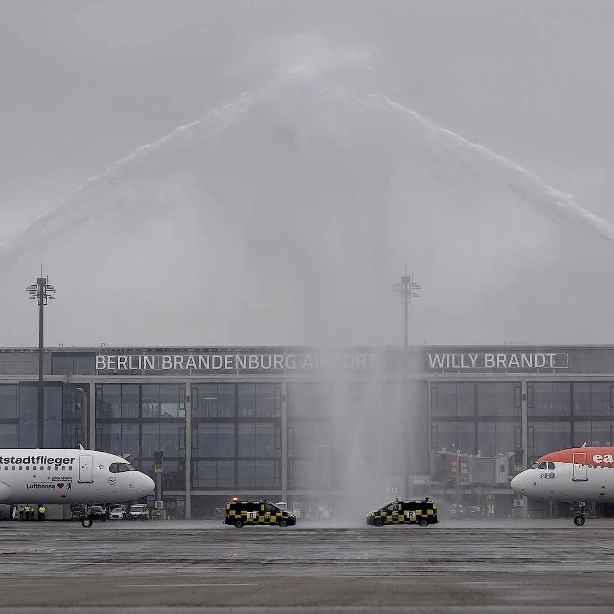 Am 31. Oktober 2020 landeten die ersten Flugzeuge am Hauptstadtflughafen BER. (Archivbild) - Foto: Michael Kappeler/dpa