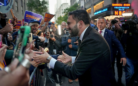 Mamdani mobilisiert vor allem von junge Menschen, Wähler mit Migrationsgeschichte und Gewerkschaften. (Archivbild) - Foto: Angelina Katsanis/AP/dpa