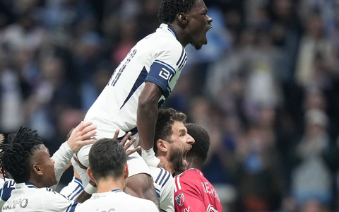 Thomas Müller (M) hat seit seinem Wechsel nach Kanada schon viele emotionale Momente erlebt. (Archivfoto) - Foto: DARRYL DYCK/The Canadian Press/AP/dpa