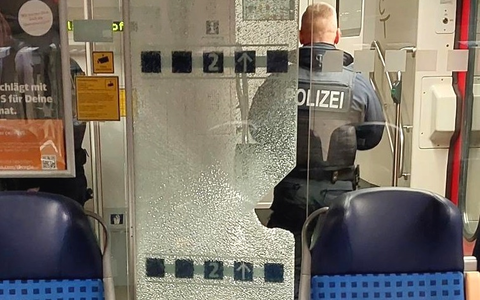 BPOL-HST: Zeugenaufruf - Sachbeschädigungen im Reisezug - Foto: presseportal.de