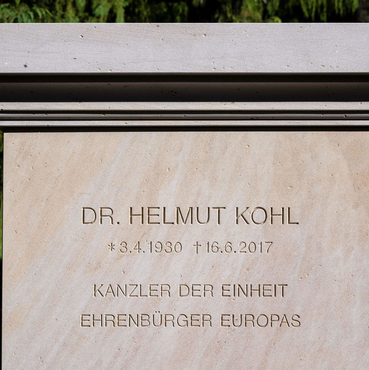 Helmut Kohl war am 16. Juni 2017 in Ludwigshafen gestorben und am 1. Juli 2017 in Speyer beigesetzt worden. - Foto: Boris Roessler/dpa