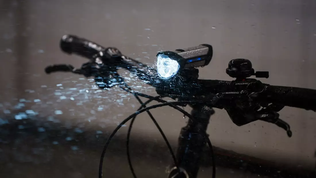 Fahrradleuchten im Test: ADAC untersucht elf Frontscheinwerfer und zehn Lichtsets - Bild: presseportal.de
