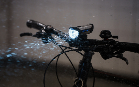 Fahrradleuchten im Test: ADAC untersucht elf Frontscheinwerfer und zehn Lichtsets - Foto: presseportal.de