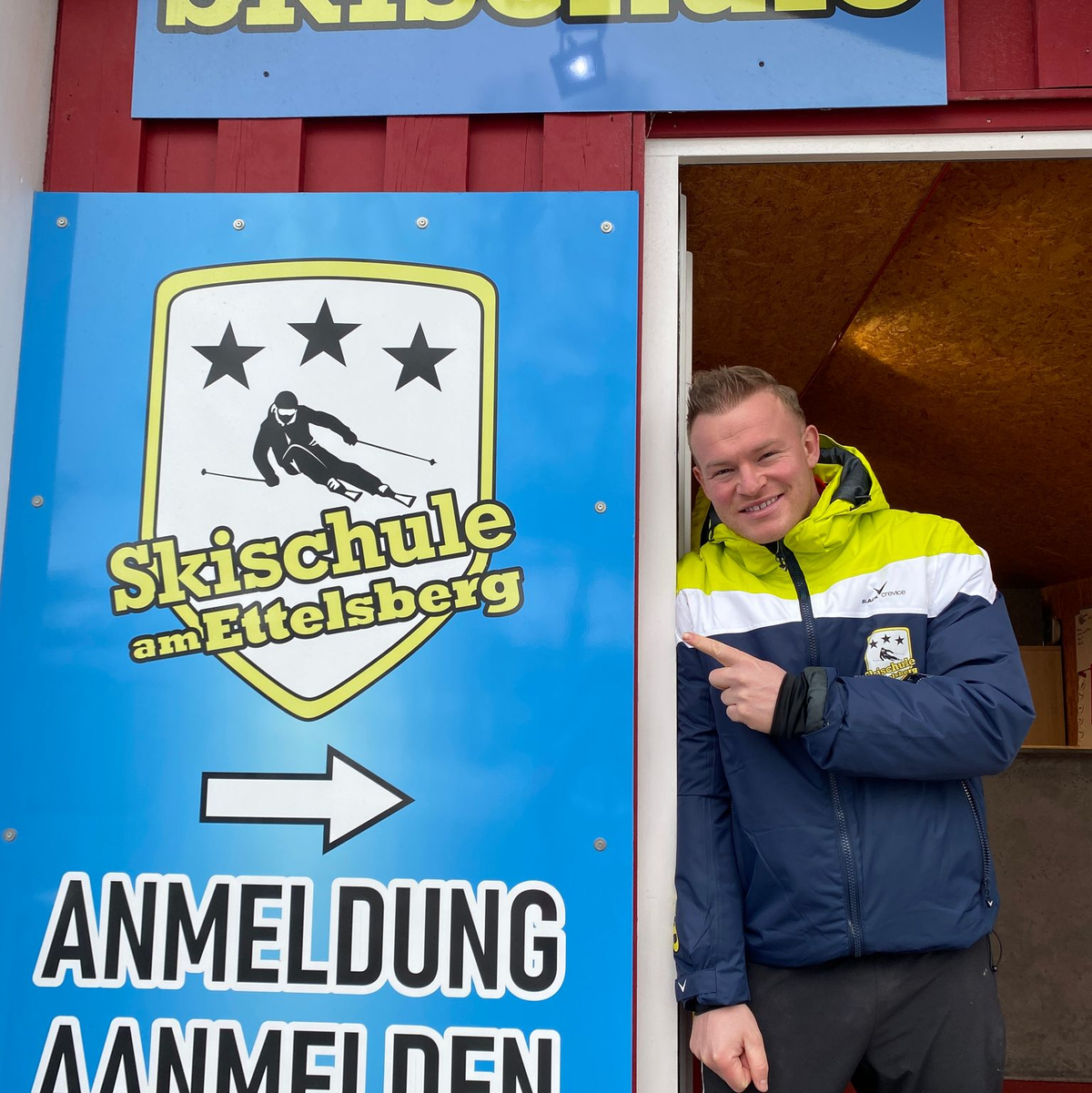 Von der Playa an die Piste: Julian Benz hat zwei Skischulen im Sauerland. (Handout) - Foto: Julian Benz/privat/dpa