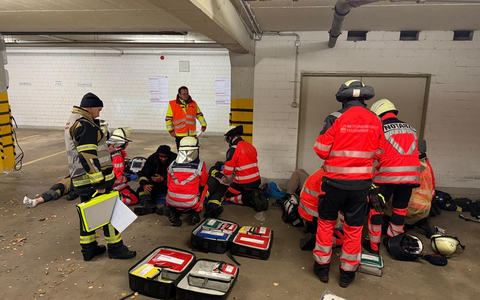 FW-EN: Gefahrgutübung in Industriebetrieb - erfolgreiche Zusammenarbeit aller Einsatzkräfte - Foto: presseportal.de