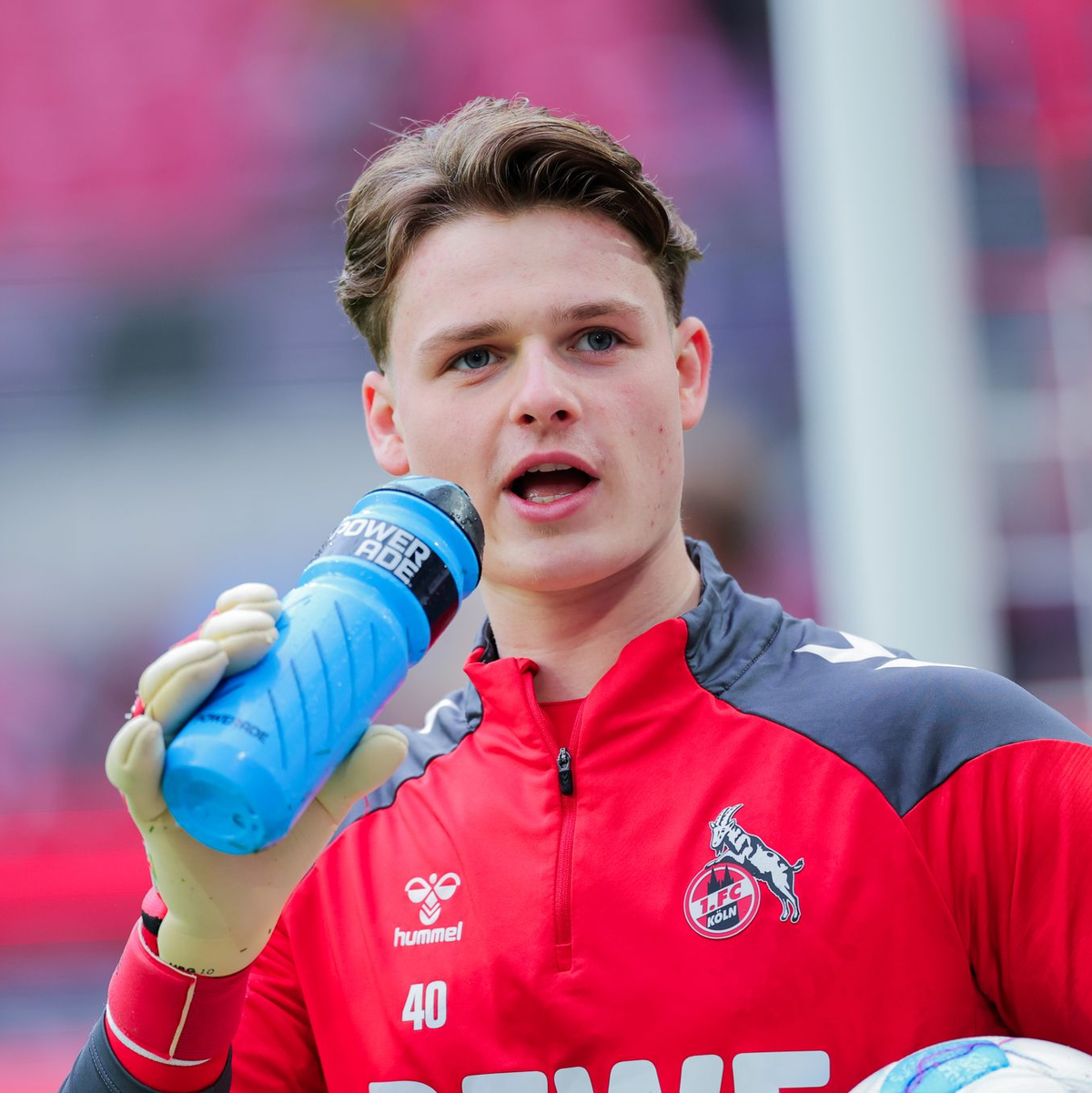  Jonas Urbig spielte viele Jahre für den 1. FC Köln. (Archivfoto) - Foto: Rolf Vennenbernd/dpa