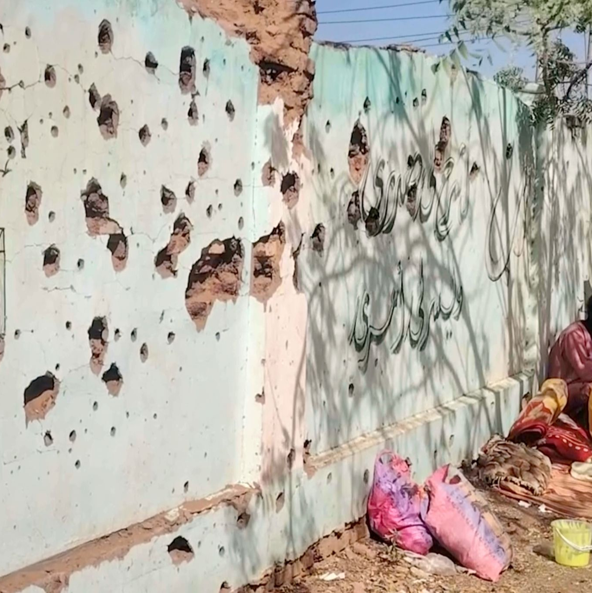 Die paramilitärische Miliz RSF hat nun fast komplett die Kontrolle über die westliche Region Darfur. Der Konflikt zwischen der Armee und der RSF erreicht damit einen neuen Höhepunkt. - Foto: Uncredited/AP/dpa