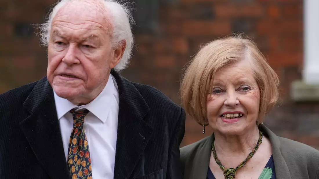 Timothy West und Prunella Scales im Mai 2024. (Archivbild) - Bild: Gareth Fuller/PA Wire/dpa