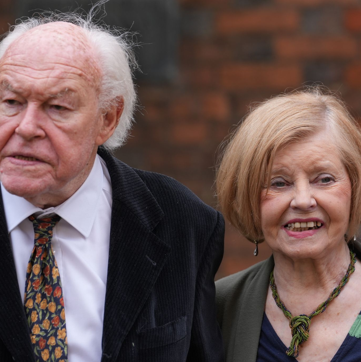 Timothy West und Prunella Scales im Mai 2024. (Archivbild) - Foto: Gareth Fuller/PA Wire/dpa