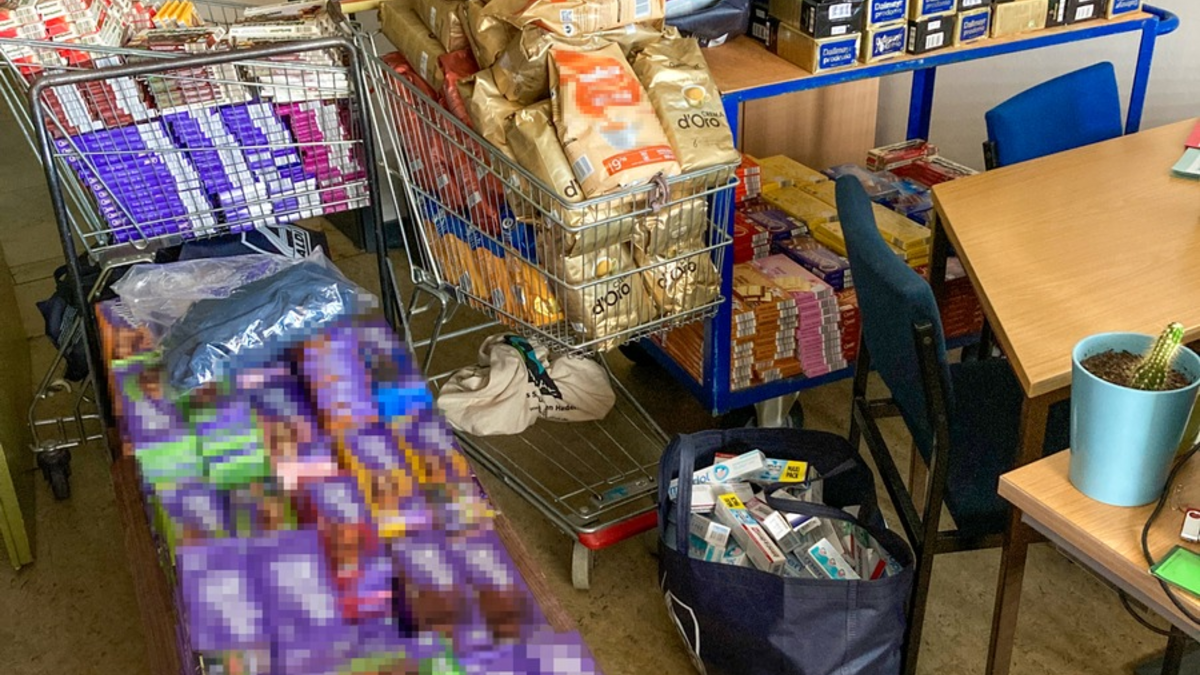 Mittelhessen: MARBURG-BIEDENKOPF: Verkehrskontrolle führt zu Diebesbande + Einbrecher in Unigebäude + Autorennen auf der B3 + Unfallfluchten in Marburg und Gladenbach - Foto: presseportal.de