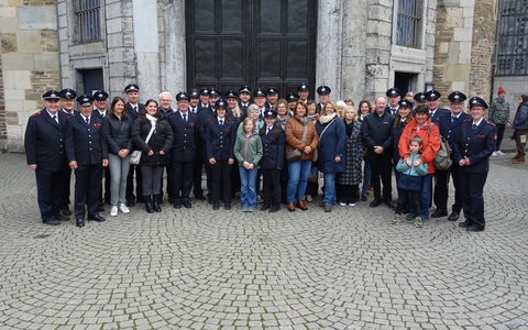 FW Tönisvorst: Musikzug der Freiwilligen Feuerwehr Tönisvorst begleitet Messe im Aachener Dom - Foto: presseportal.de