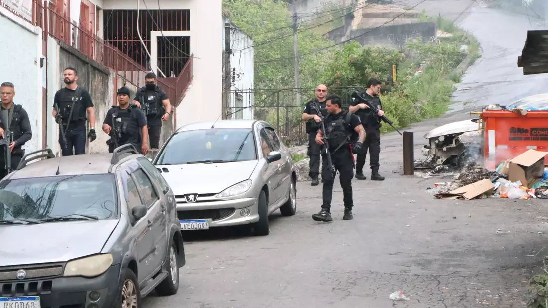 Bei den robusten Einsätzen der brasilianischen Polizei in den Elendsvierteln des Landes kommen immer wieder zahlreiche Menschen ums Leben.  - Bild: Jose Lucena/TheNEWS2 via ZUMA Press Wire/dpa