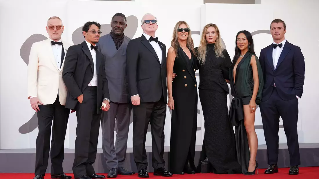 Der Film feierte in Venedig Premiere Anfang September - das Team von links nach rechts: Jared Harris, Anthony Ramos, Idris Elba, Tracy Letts, Regisseurin Kathryn Bigelow, Rebecca Ferguson, Greta Lee und Gabriel Basso. (Archivbild) - Bild: Alessandra Tarantino/Invision/AP/dpa