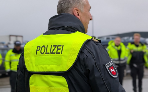 POL-WHV: Großkontrolle des Schwerlastverkehrs - Foto: presseportal.de