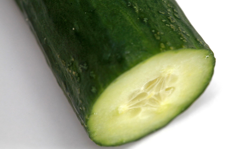 Der Vater der Frau nahm das Paket mit der Gurke an und bezahlte. (Symbolbild) - Foto: picture alliance / dpa Der Vater der Frau nahm das Paket mit der Gurke an und bezahlte. (Symbolbild) - Foto: picture alliance / dpa