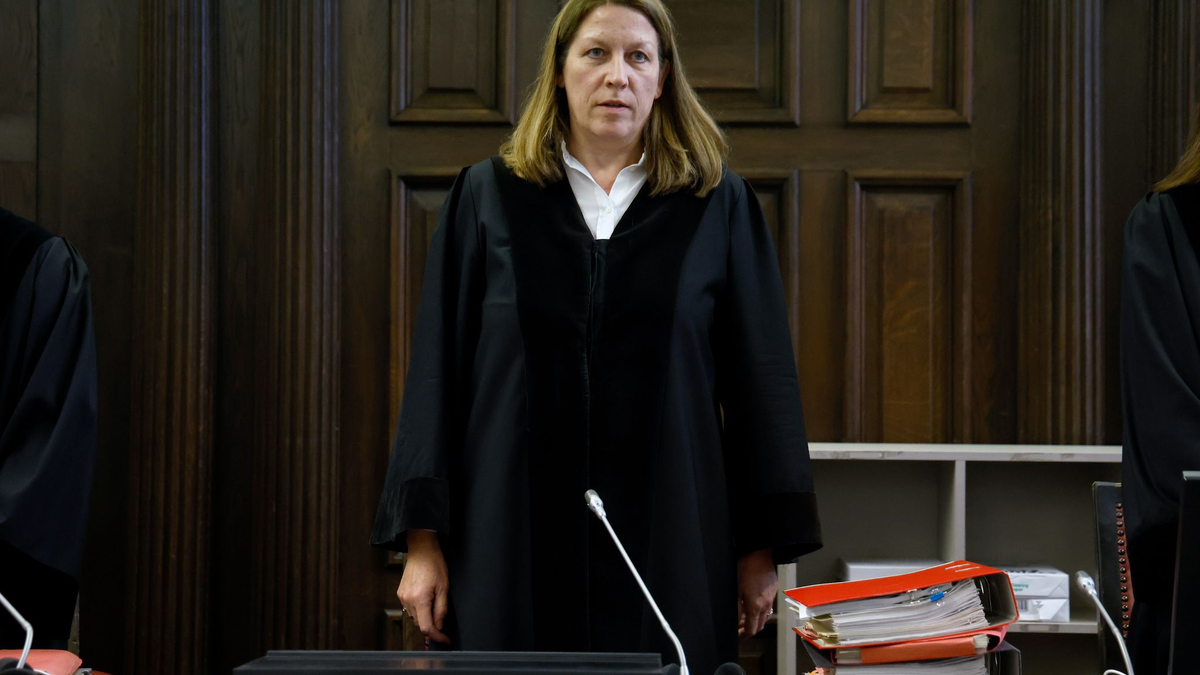 Der mutmaßliche Entführer sagt bereits zum fünften Mal aus. - Foto: Georg Wendt/dpa POOL/dpa