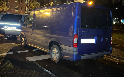 POL-SE: Bönningstedt - Alkoholisiert am Steuer: Polizei weckt Fahrer an Ampel - Foto: presseportal.de