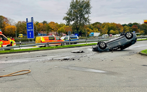FW Hünxe: Verkehrsunfall auf dem Rastplatz an der BAB 3 - Foto: presseportal.de